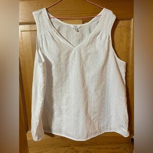 True and Time woman’s sleeveless white sleeveless top